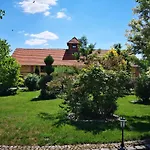Lesieniec - Magdalena I Maciej Mochon Сыкув